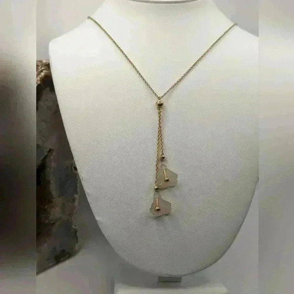 Avon Necklace Gold Tone Chain 20 Inch with lucite bell flowers - Picture 5 of 6